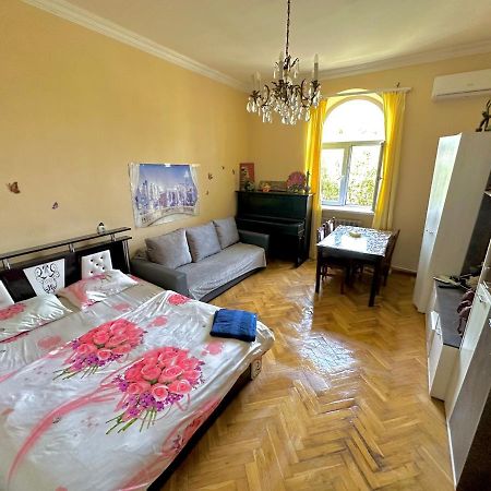 Karson Family Hostel & Guest House Erywań Zewnętrze zdjęcie