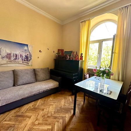 Karson Family Hostel & Guest House Erywań Zewnętrze zdjęcie