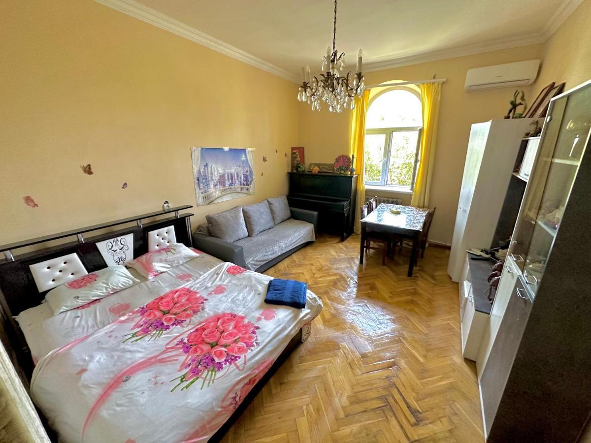 Karson Family Hostel & Guest House Erywań Zewnętrze zdjęcie