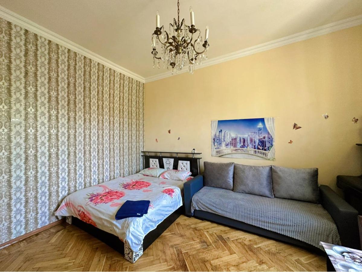 Karson Family Hostel & Guest House Erywań Zewnętrze zdjęcie